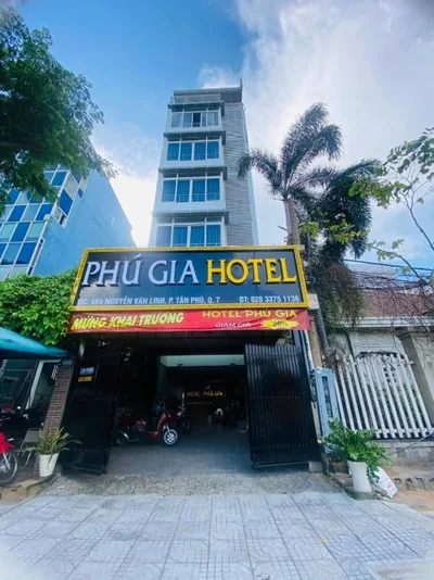 Phú Gia Hotel 464 Nguyễn Văn Linh – Foto’s 5